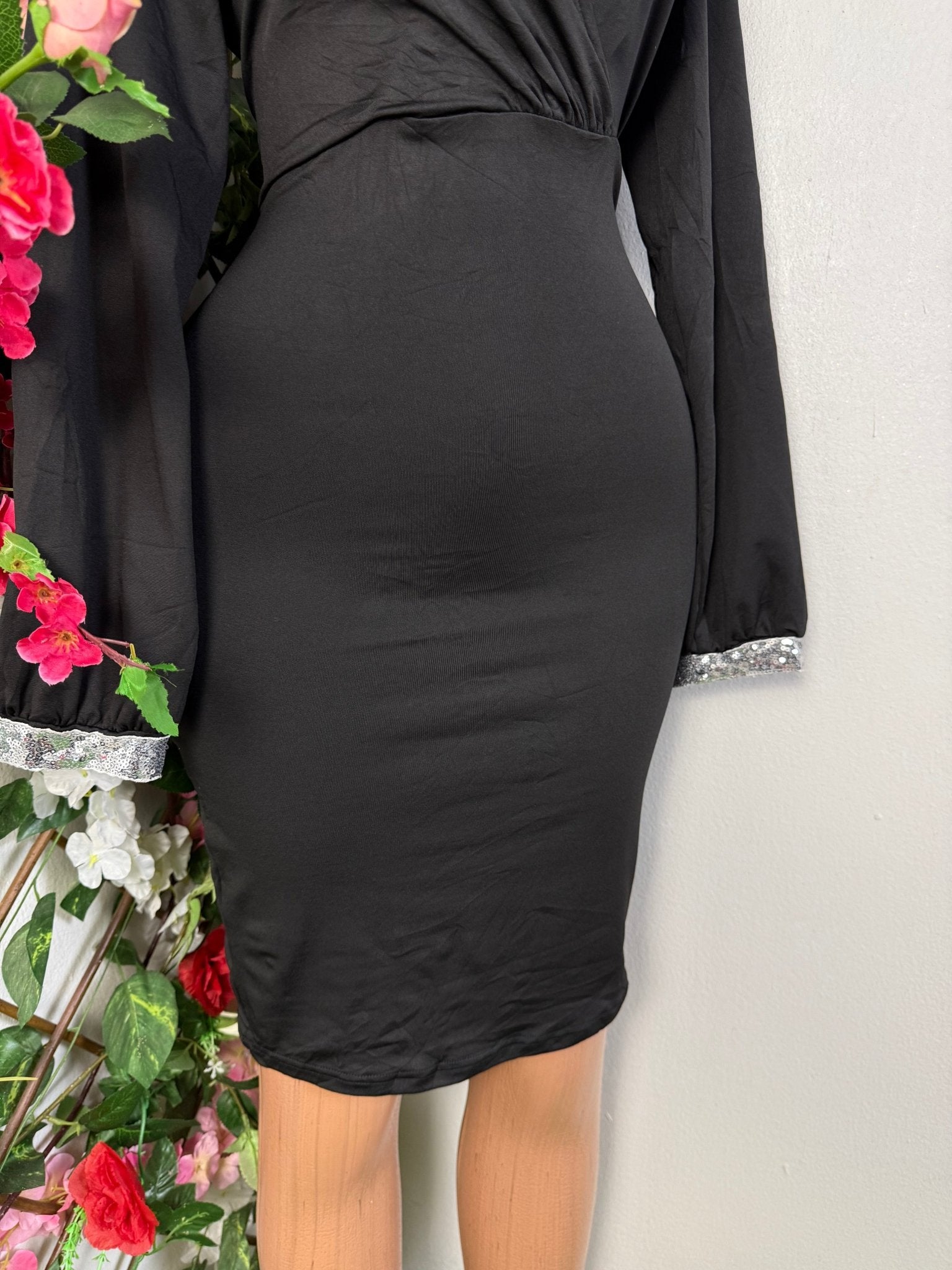 Robe colle manche en paillettes - Perluna Store - kinshasa