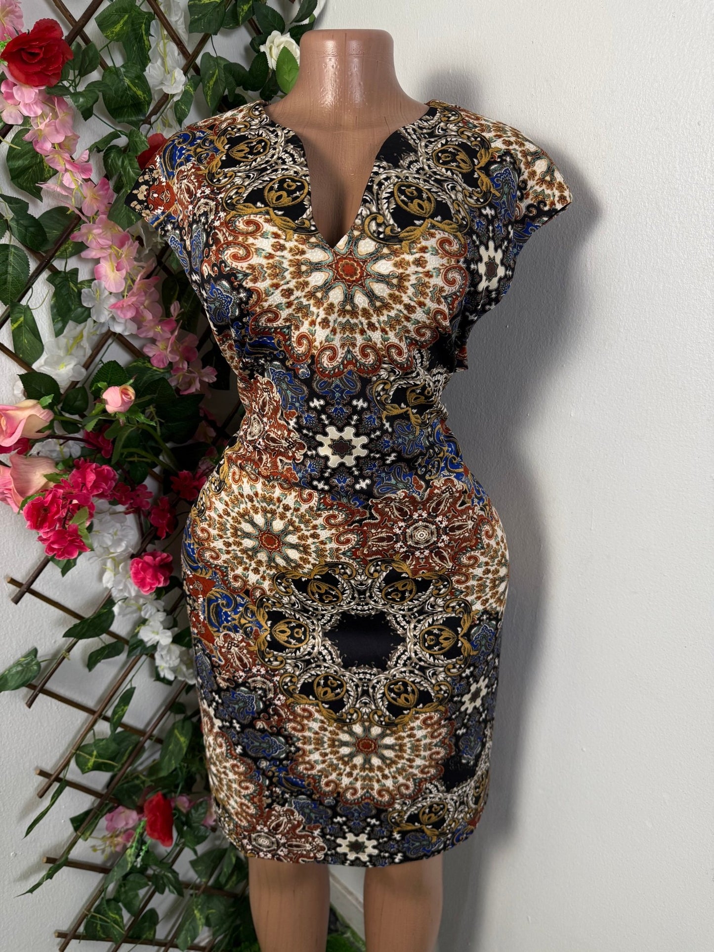Robe courte à imprimé florale colle en cœur - Perluna Store - kinshasa
