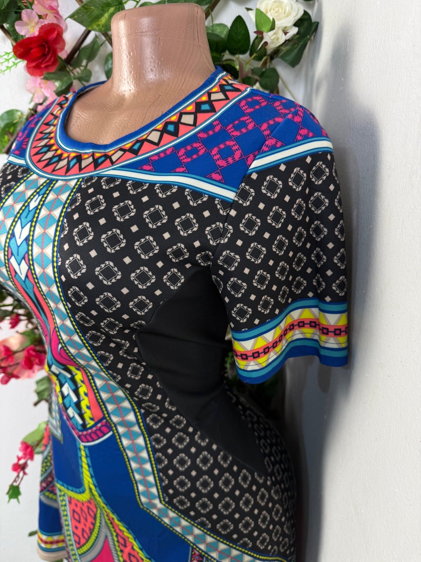 Robe courte a imprimé géométrique - Perluna Store - kinshasa