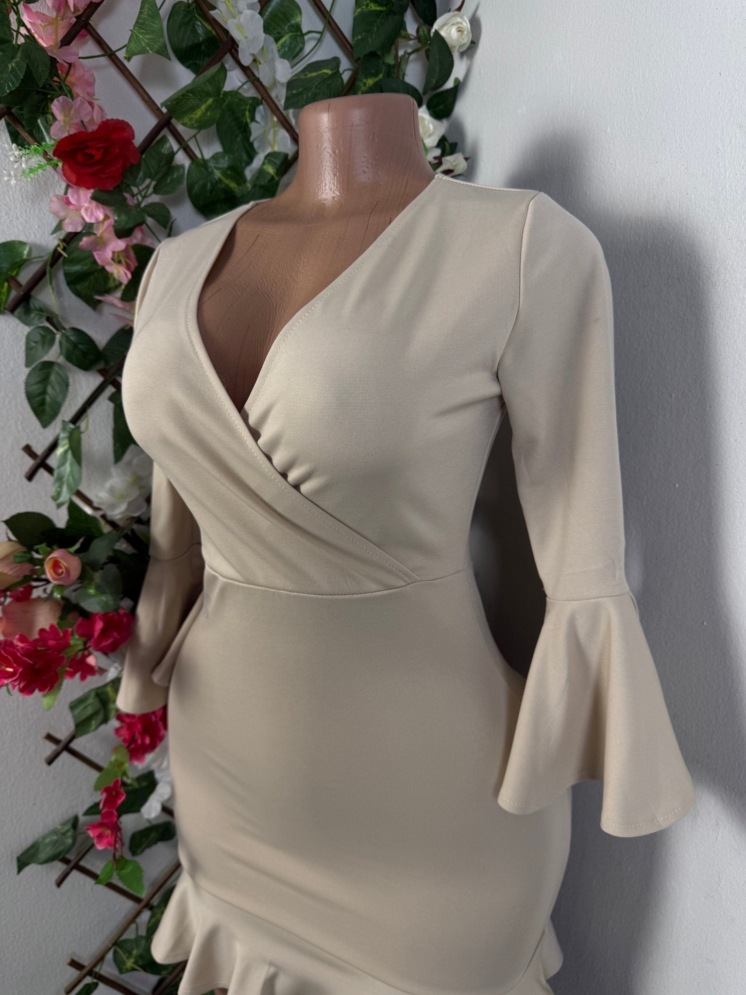 Robe courte à ourlet  - Perluna Store - kinshasa