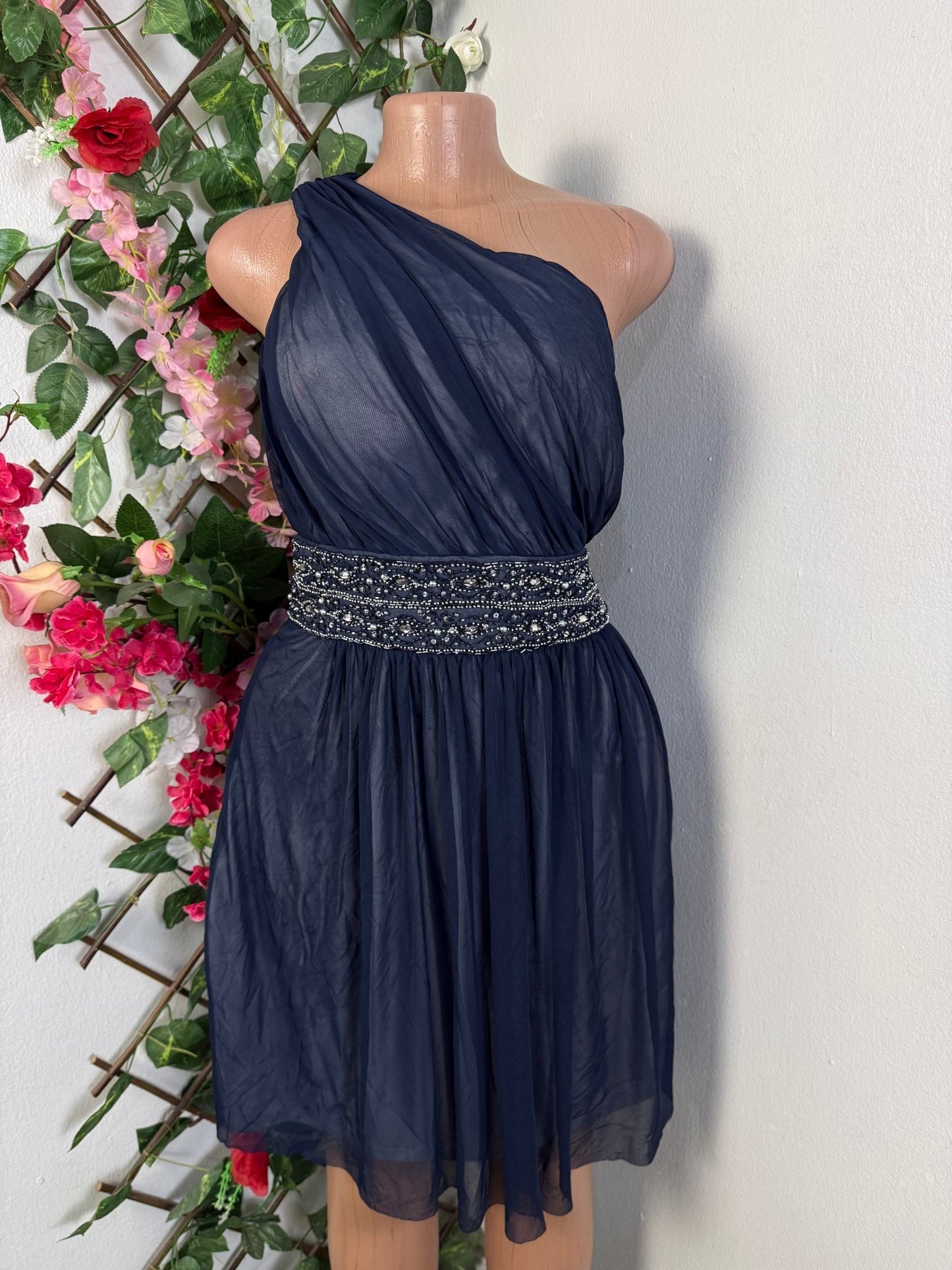 Robe courte à une épaule en voile - Perluna Store - kinshasa