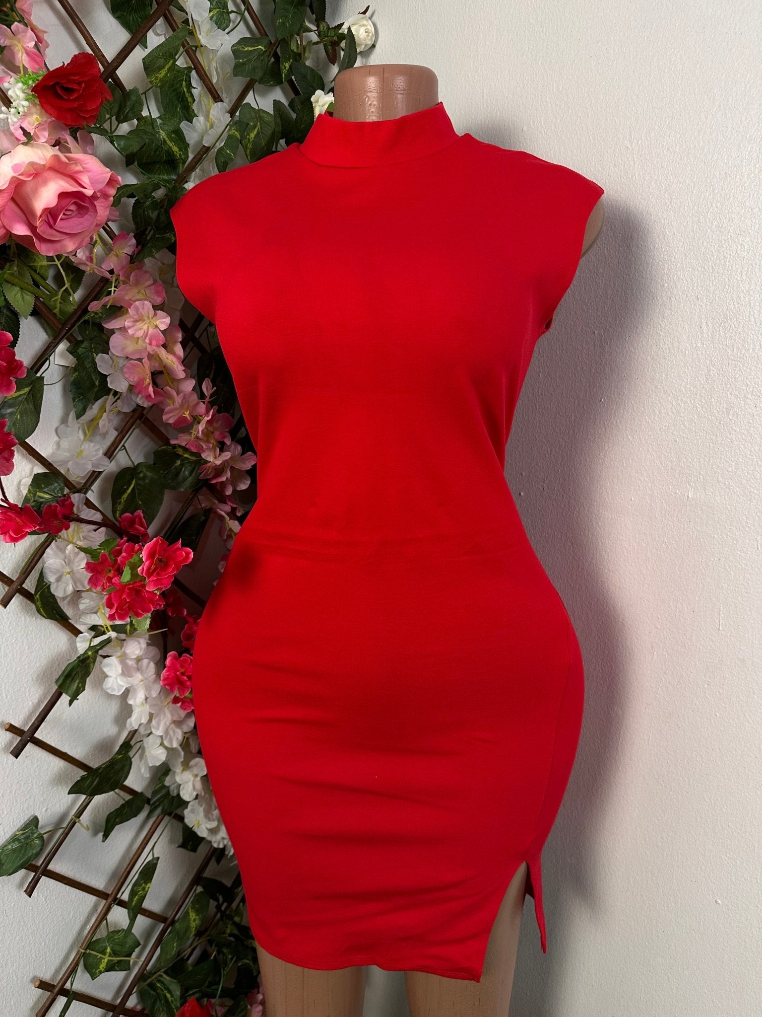Robe courte moulante à colle gorgeon sans manche et petite fente - Perluna Store - kinshasa