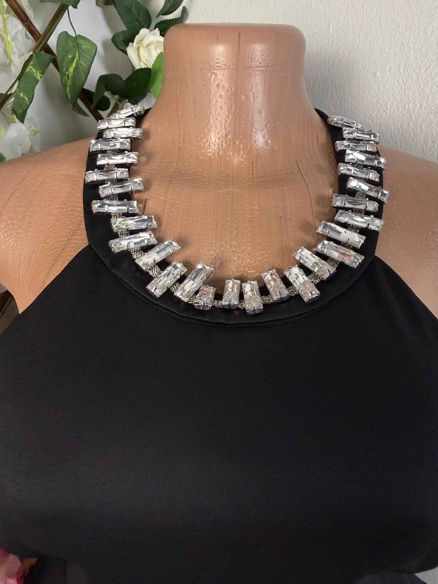 Robe courte taille volant sans manche  - Perluna Store - kinshasa