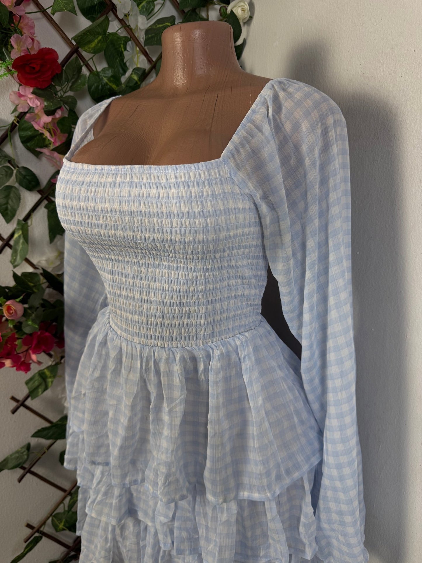 Robe courte volant à manche voiler  - Perluna Store - kinshasa