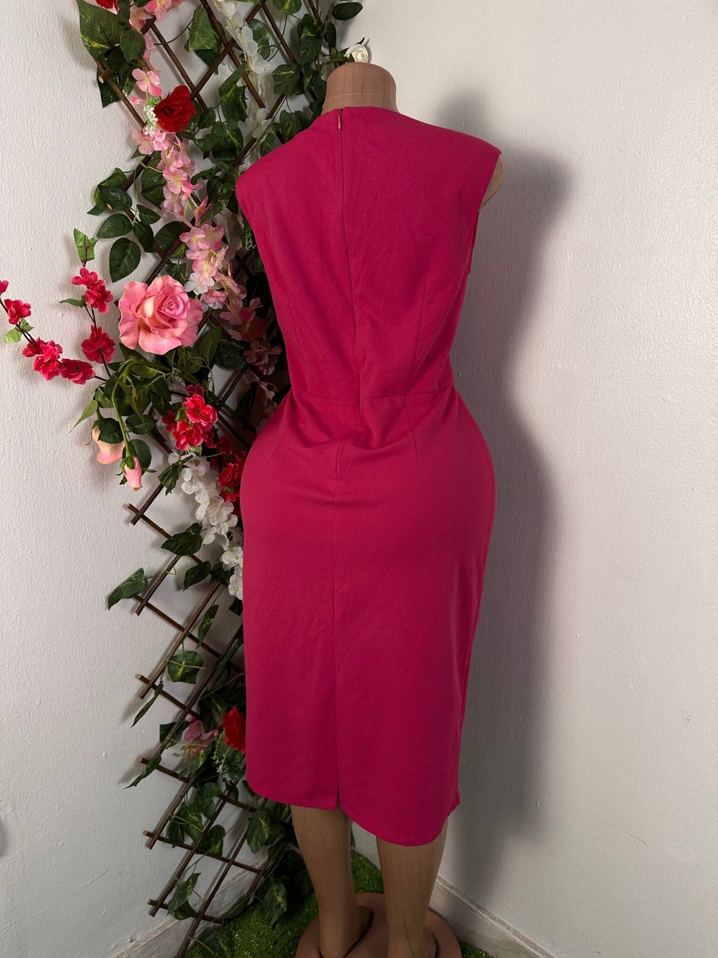 Robe crayon sans manche décolleté rond avec nœud - Perluna Store - kinshasa