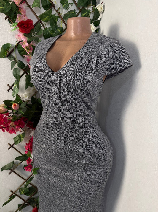 Robe de bureau mi longue colle en u - Perluna Store - kinshasa
