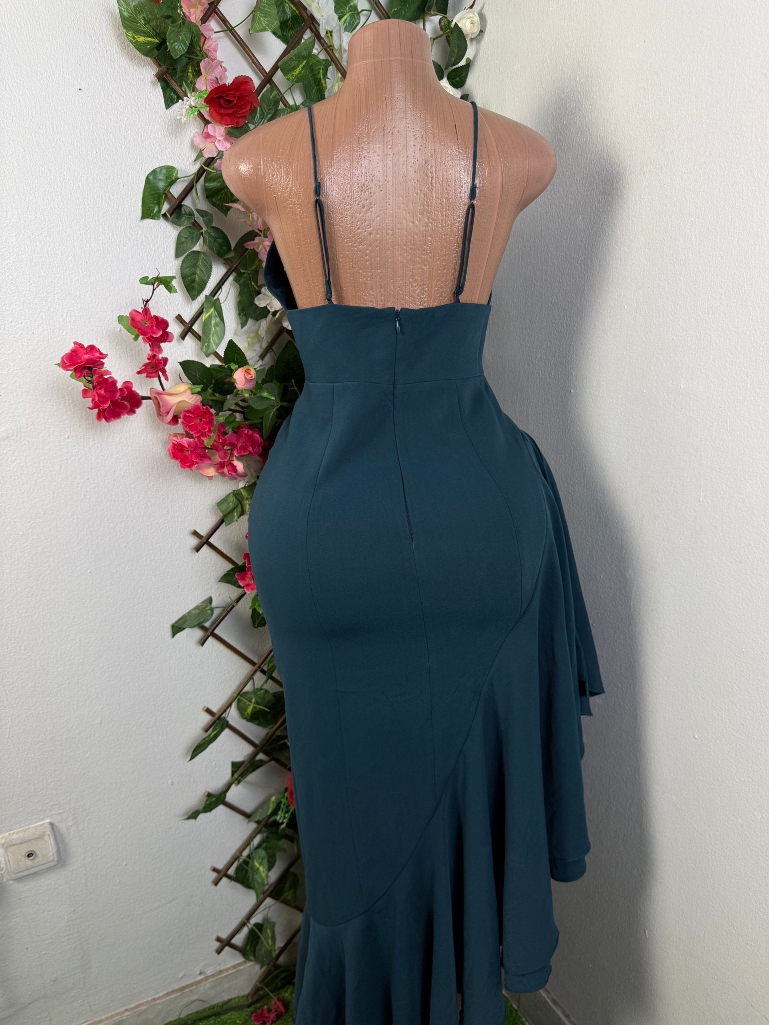 Robe de fête à fine bretelle asymétrique - Perluna Store - kinshasa