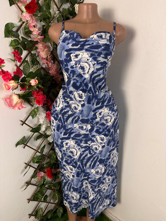Robe décontracté longue à fine bretelle et décolleté drapé - Perluna Store - kinshasa