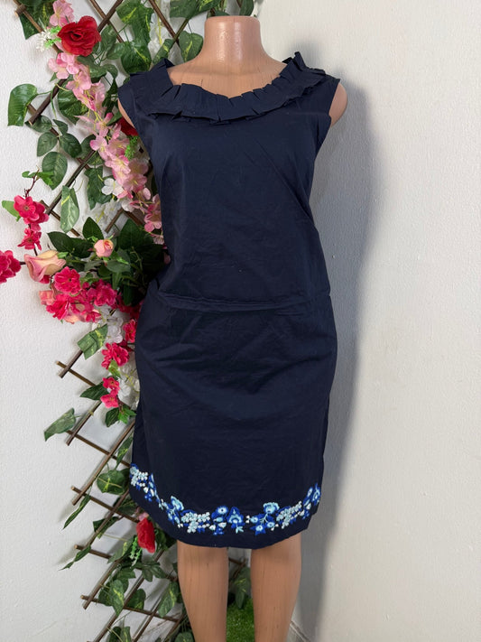 Robe droite à colle rond sans manche - Perluna Store - kinshasa