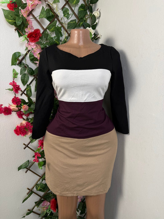 Robe droite courte à décolleté rond manche 3/4 - Perluna Store - kinshasa