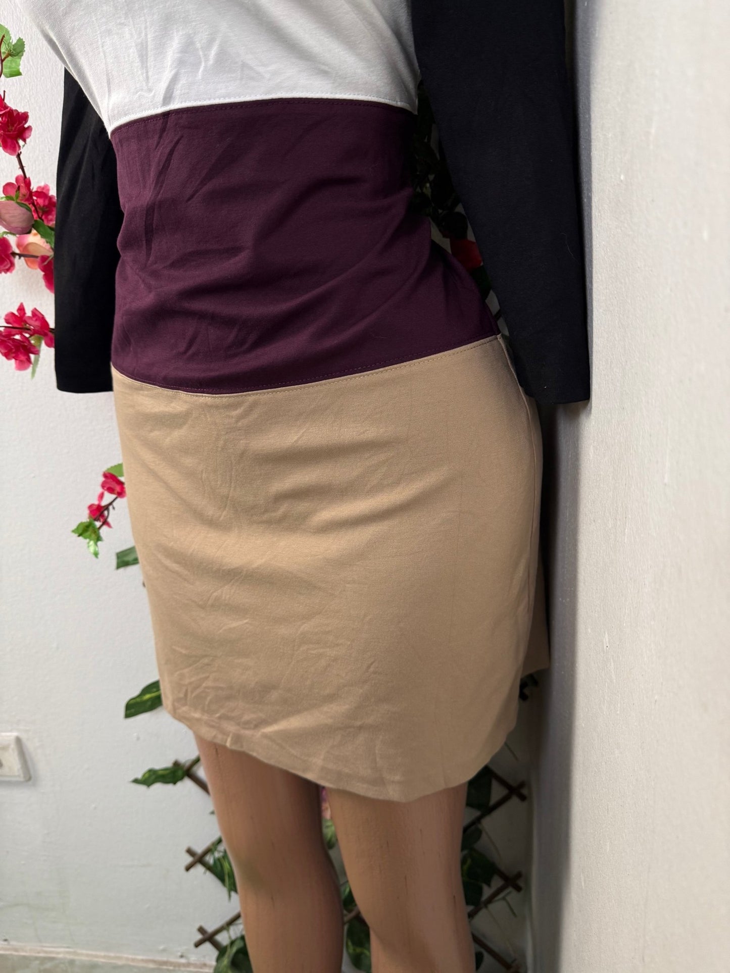 Robe droite courte à décolleté rond manche 3/4 - Perluna Store - kinshasa