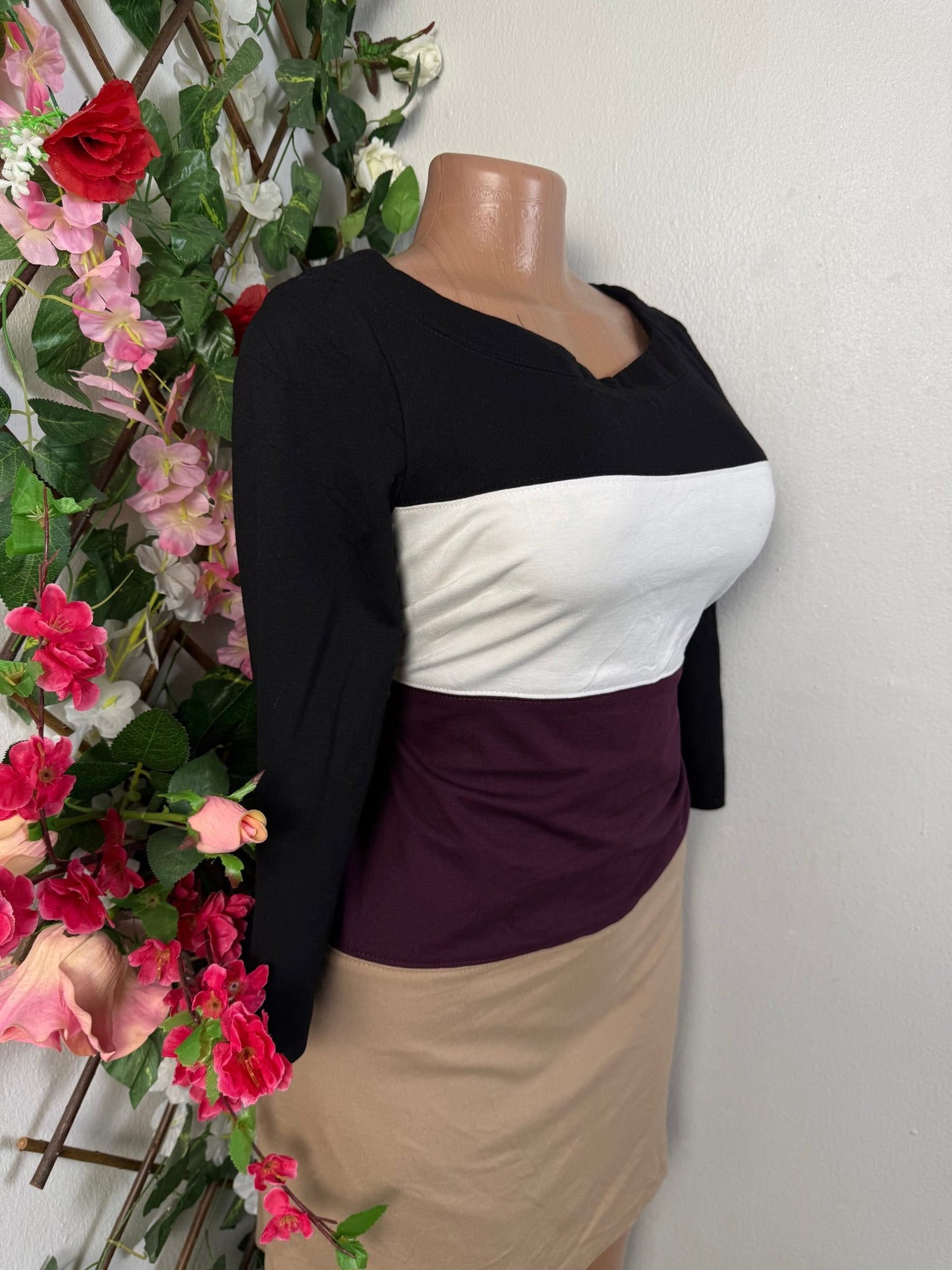 Robe droite courte à décolleté rond manche 3/4 - Perluna Store - kinshasa