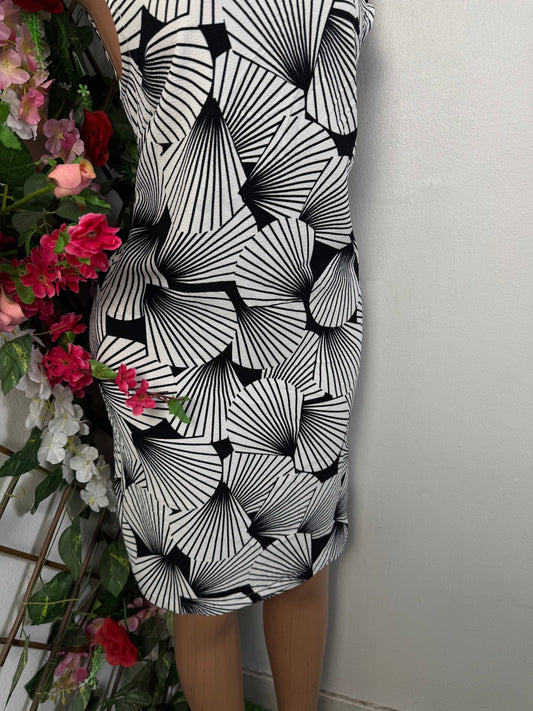 Robe droite courte sans manche  - Perluna Store - kinshasa