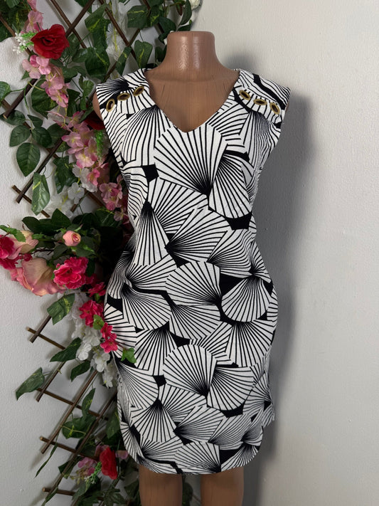 Robe droite courte sans manche  - Perluna Store - kinshasa