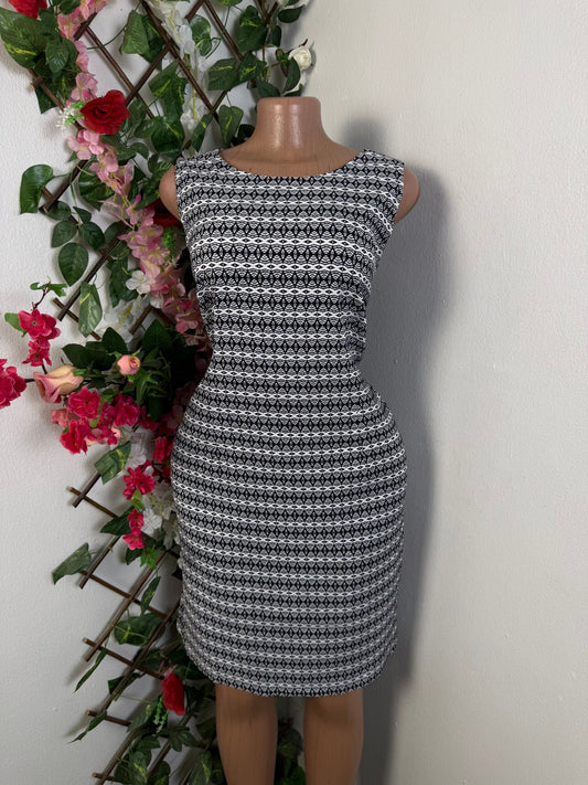 Robe droite courte sans manche - Perluna Store - kinshasa