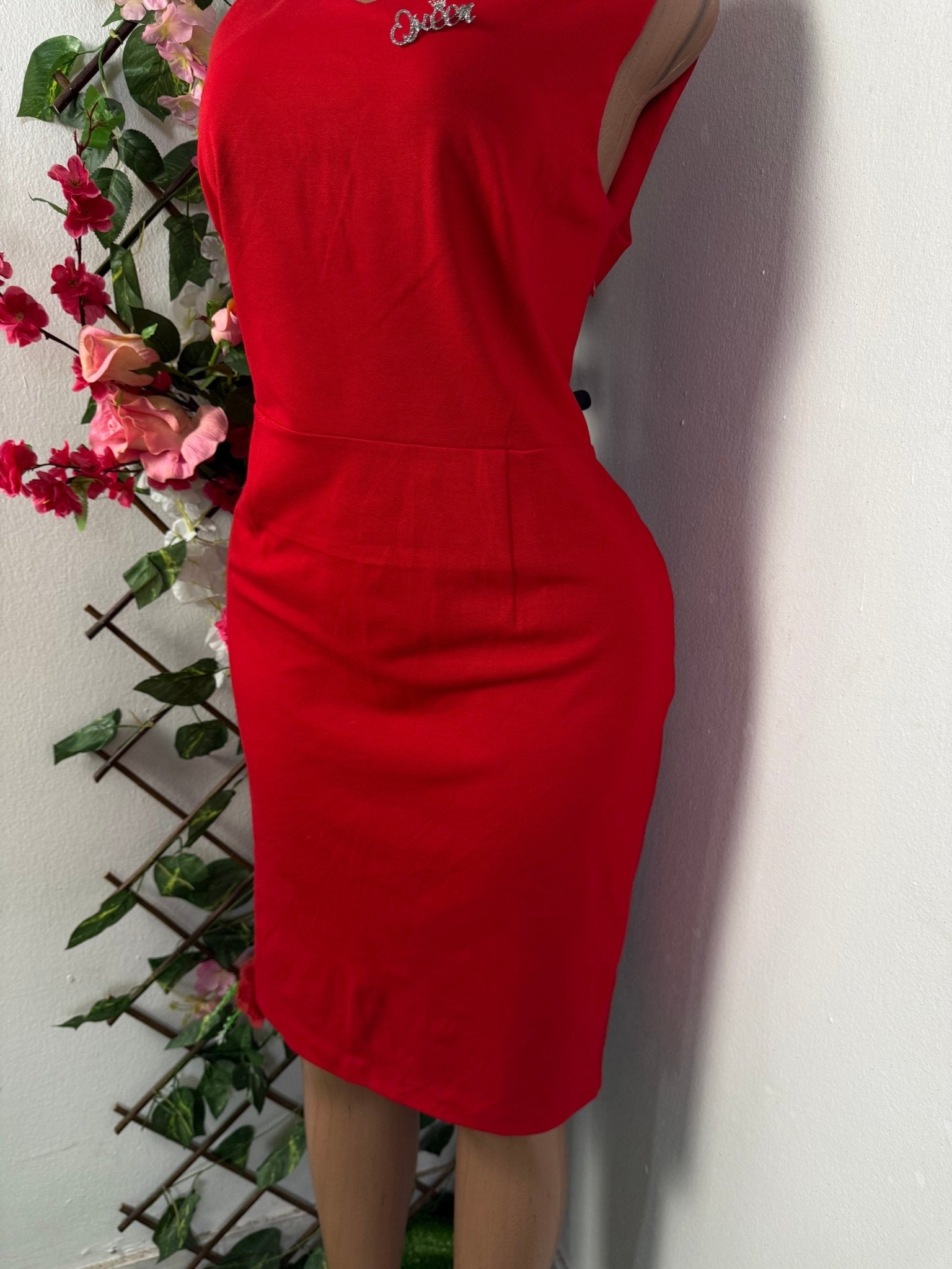 Robe droite élégante mi longue sans manche - Perluna Store - kinshasa