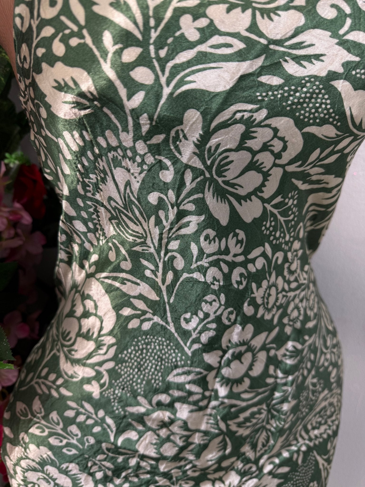 Robe droite en satin à fine bretelle - Perluna Store - kinshasa