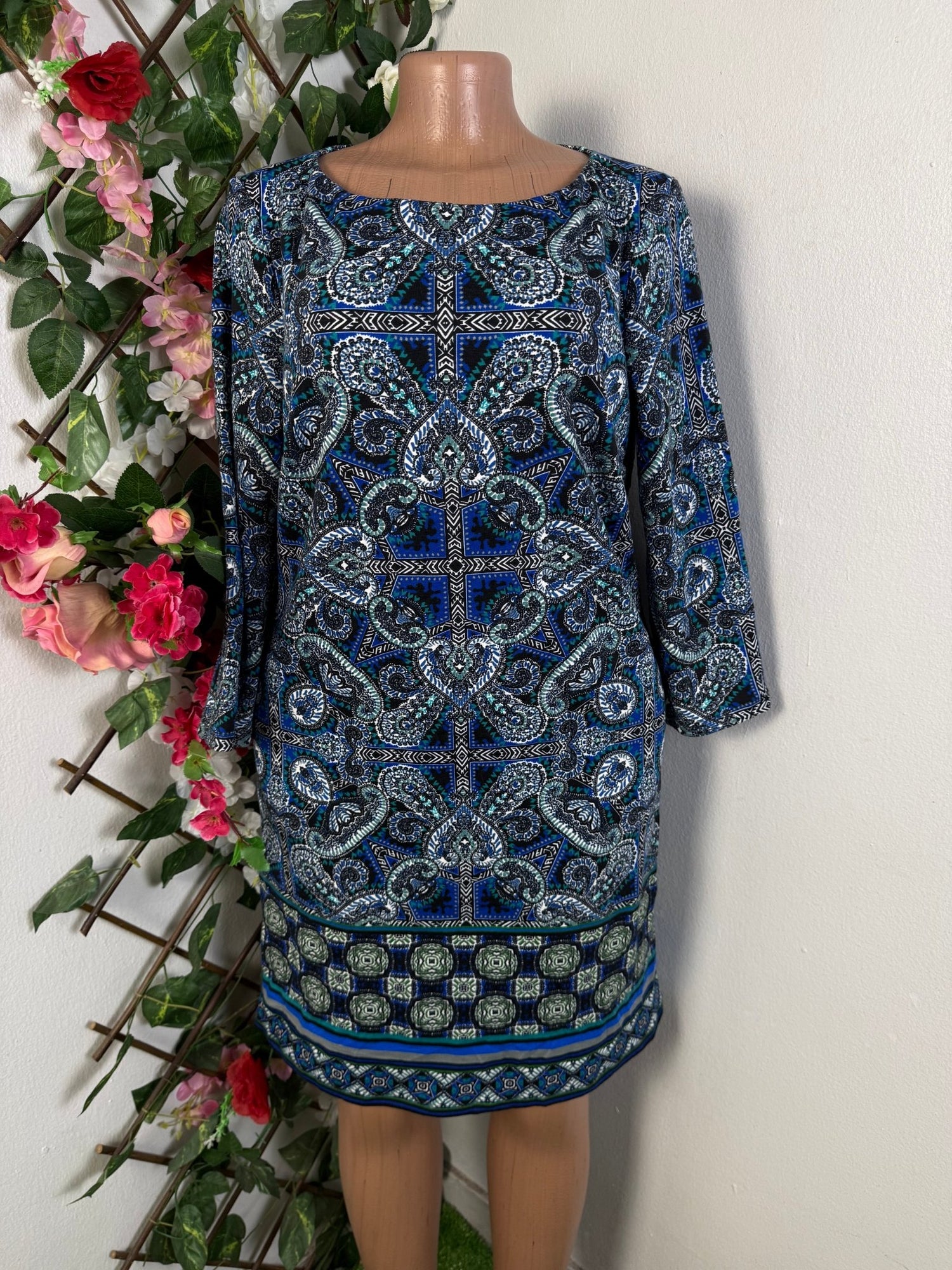 Robe droite imprimée manche longue - Perluna Store - kinshasa