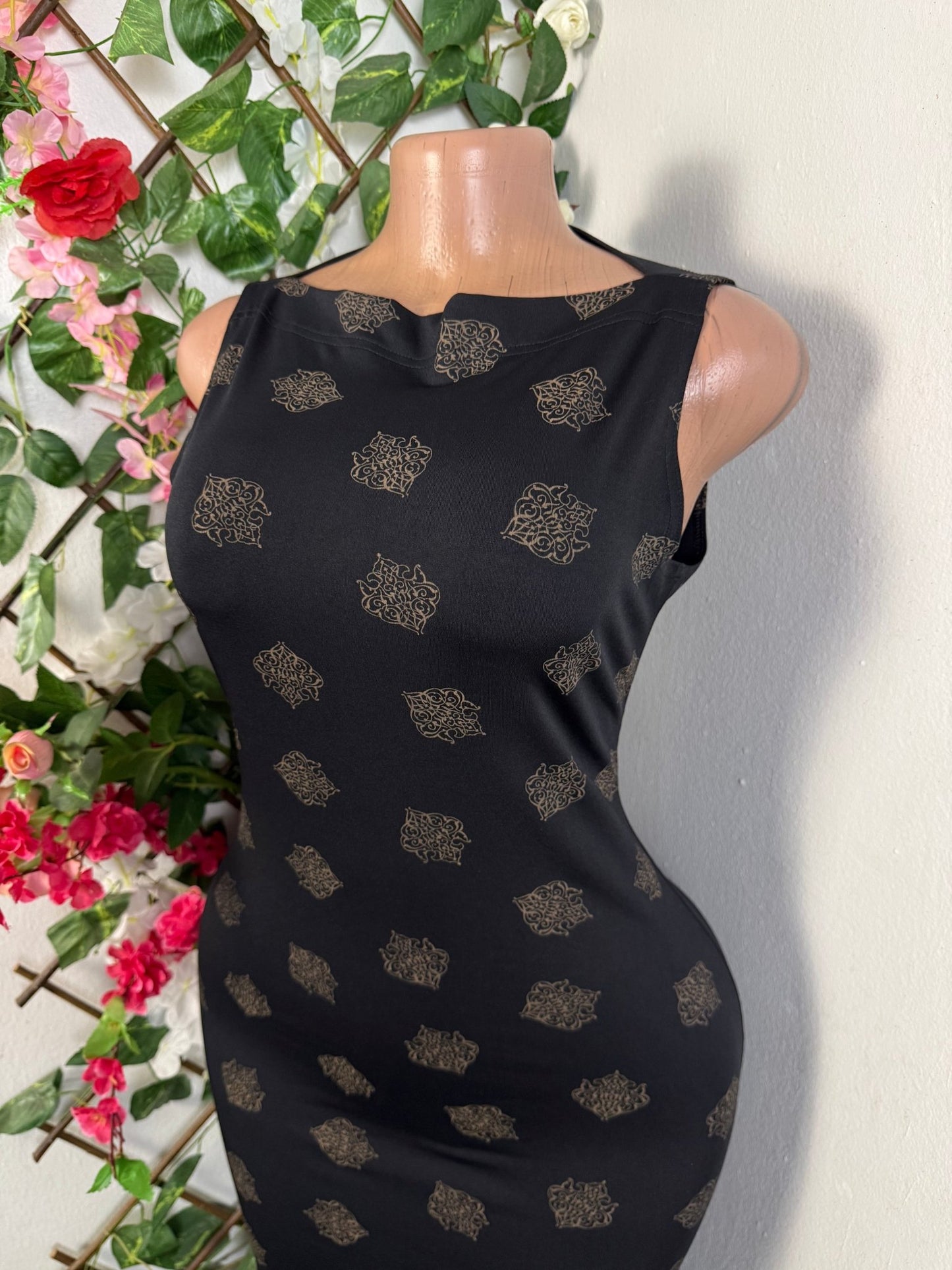 Robe droite longue sans manche  - Perluna Store - kinshasa