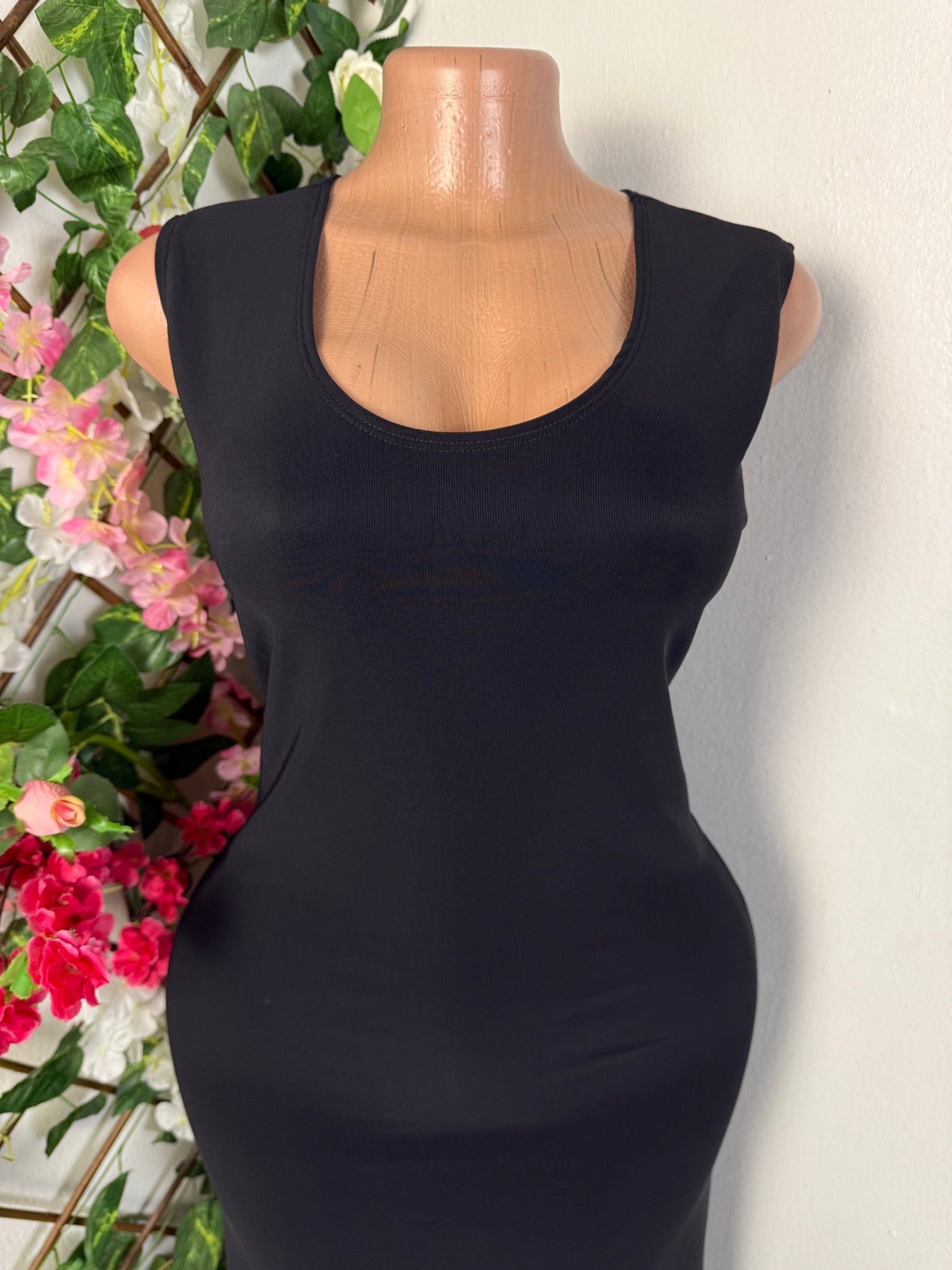 Robe droite longue sans manche - Perluna Store - kinshasa