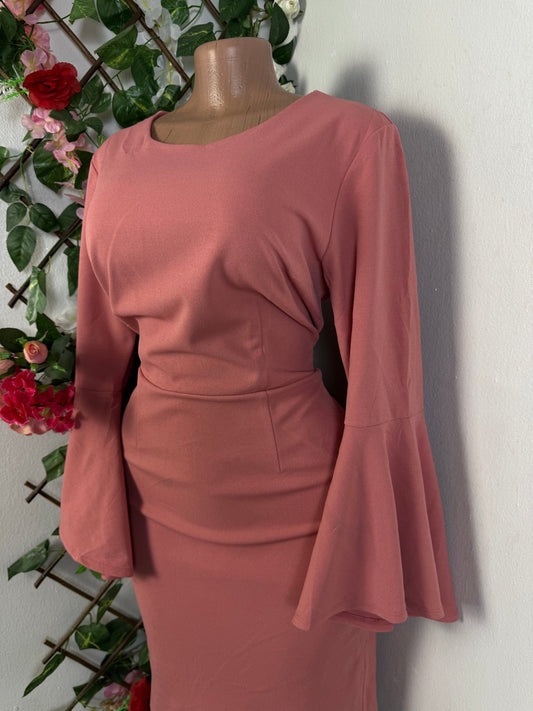 Robe droite manche longue volant  - Perluna Store - kinshasa