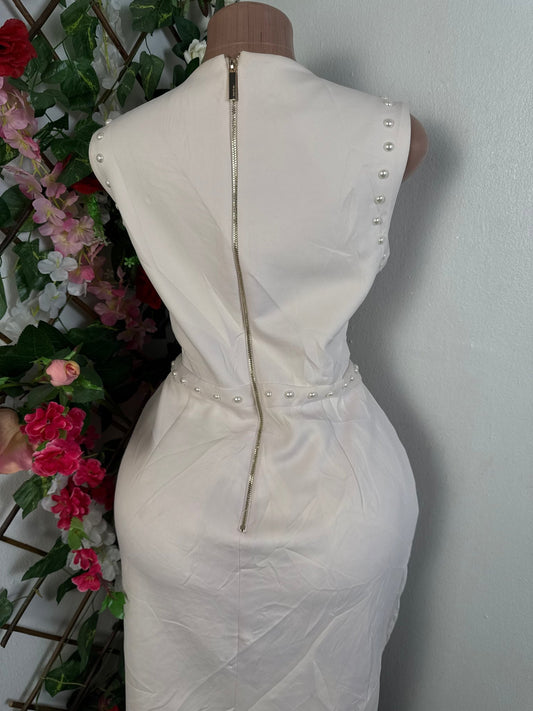 Robe droite mi longue à perle blanc  - Perluna Store - kinshasa