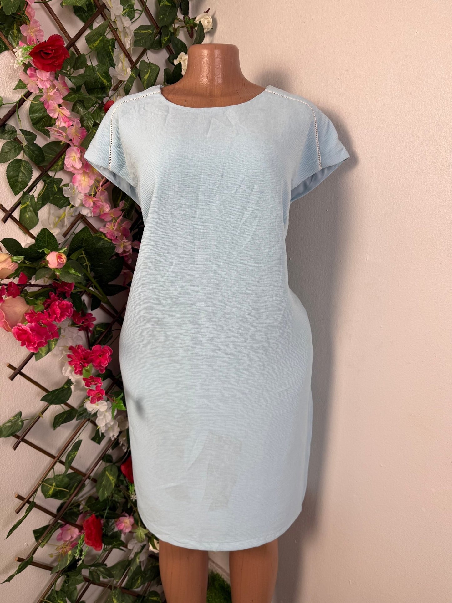 Robe droite mi longue - Perluna Store - kinshasa