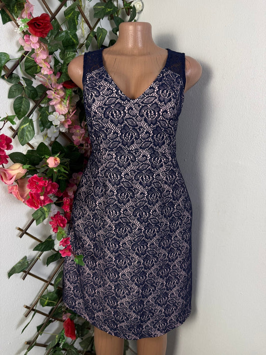 Robe droite sans manches  - Perluna Store - kinshasa