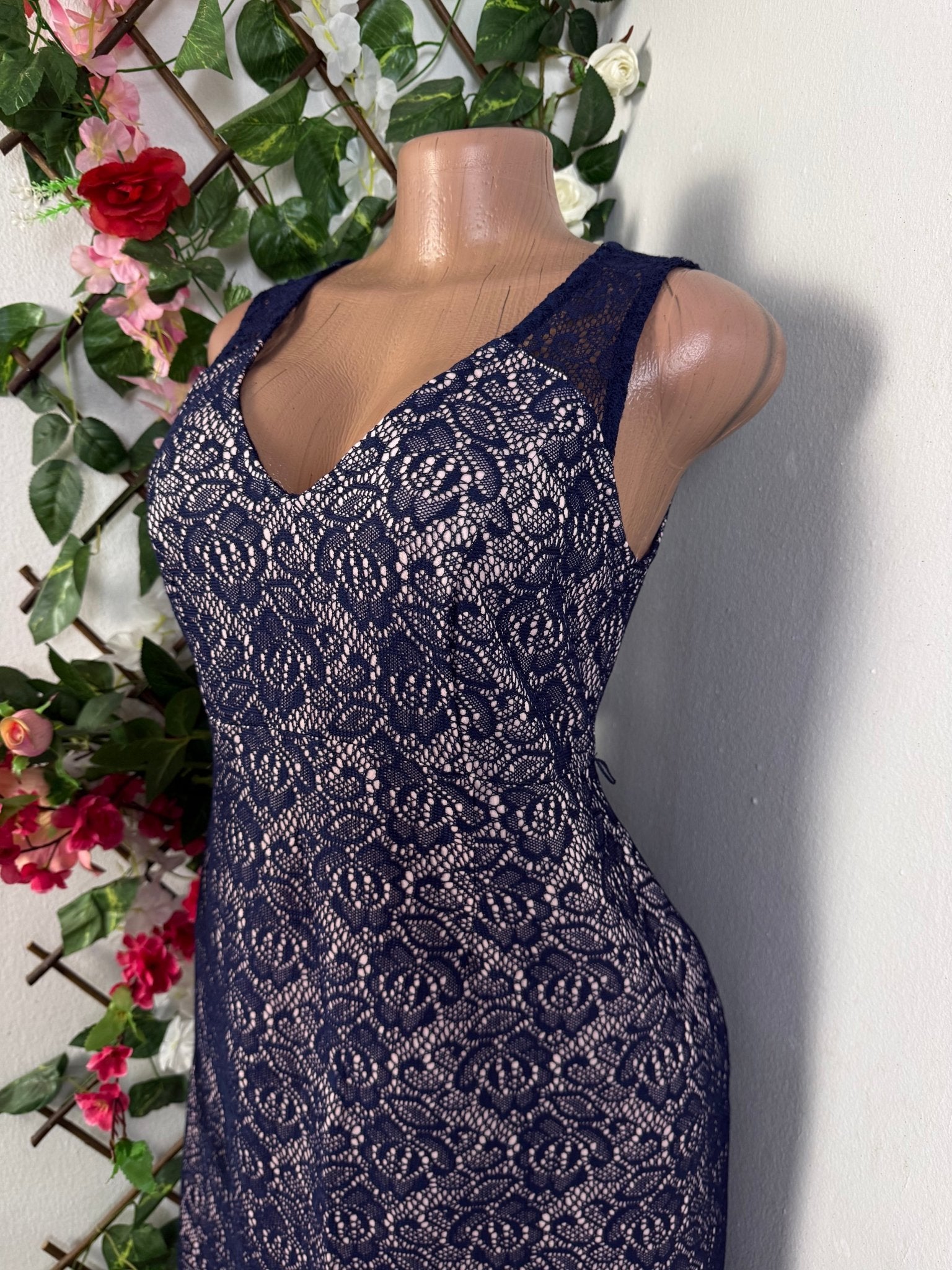Robe droite sans manches  - Perluna Store - kinshasa