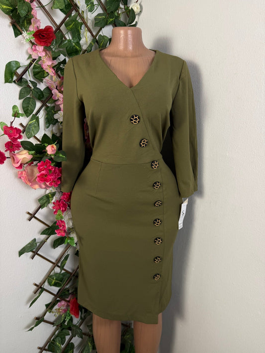 Robe élégante à bouton colle V  - Perluna Store - kinshasa