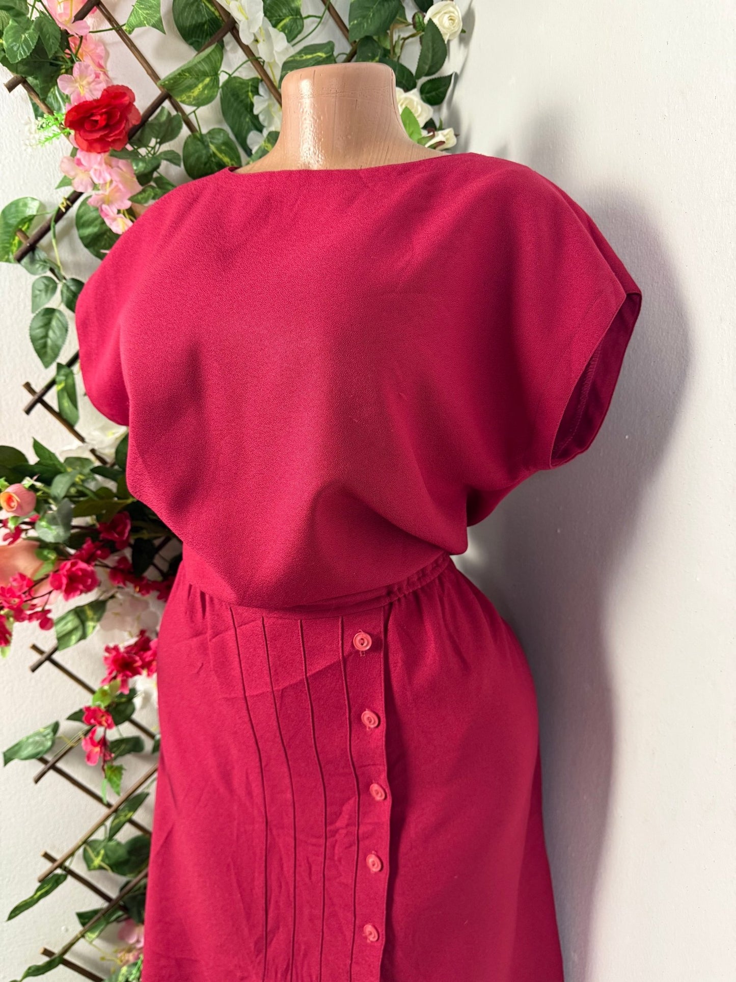 Robe élégante a bouton sans manche - Perluna Store - kinshasa