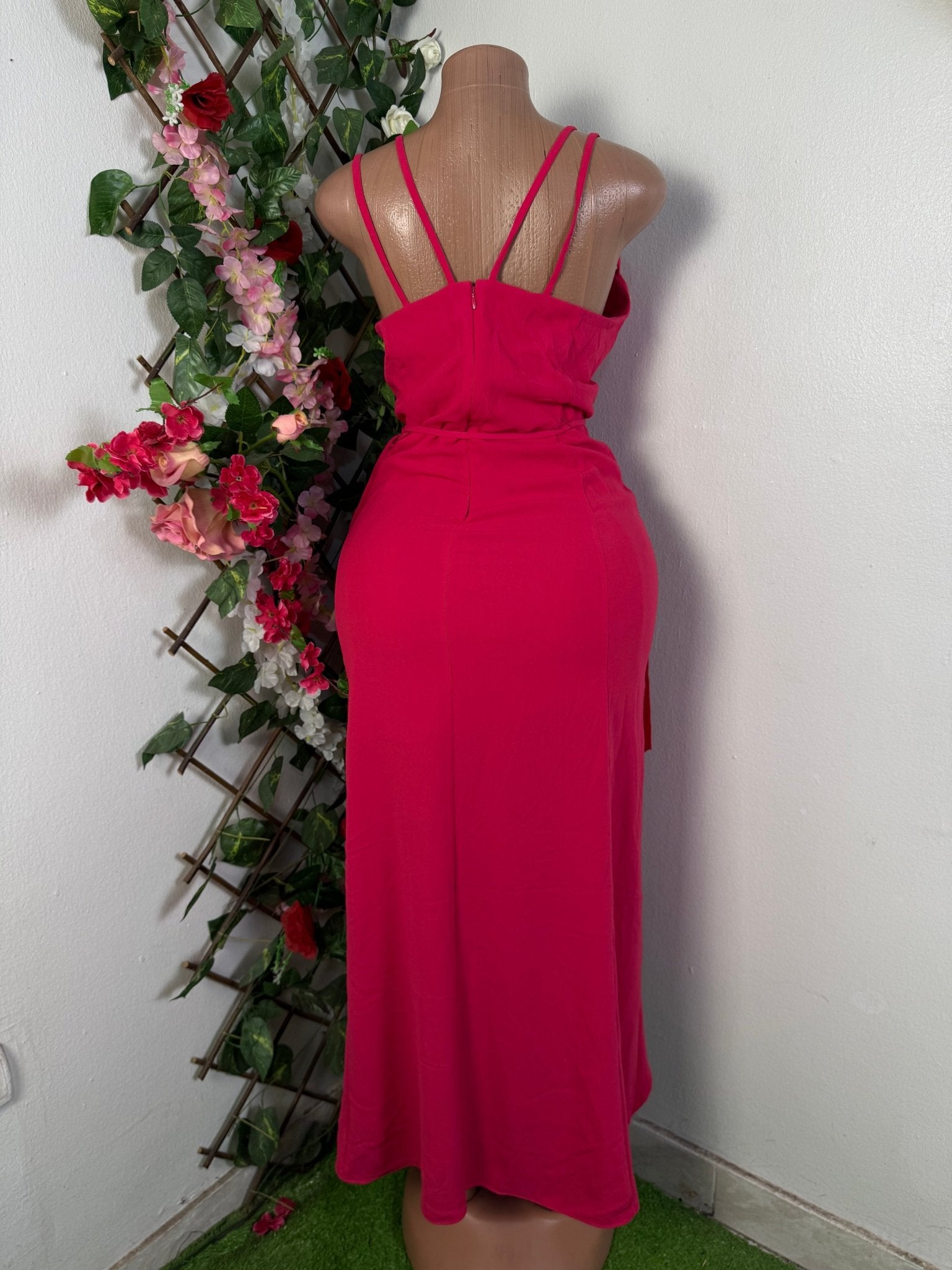 Robe élégante à pente asymétrique - Perluna Store - kinshasa
