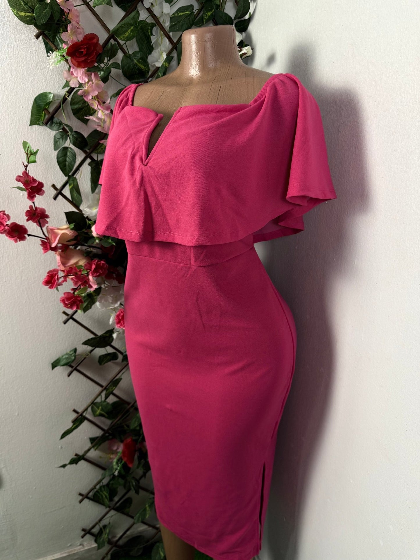 Robe élégante décolleté volant - Perluna Store - kinshasa