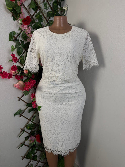 Robe en dentelle manche courte - Perluna Store - kinshasa