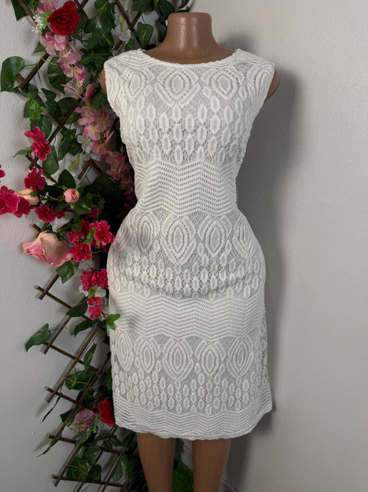 Robe en dentelle sans manche - Perluna Store - kinshasa