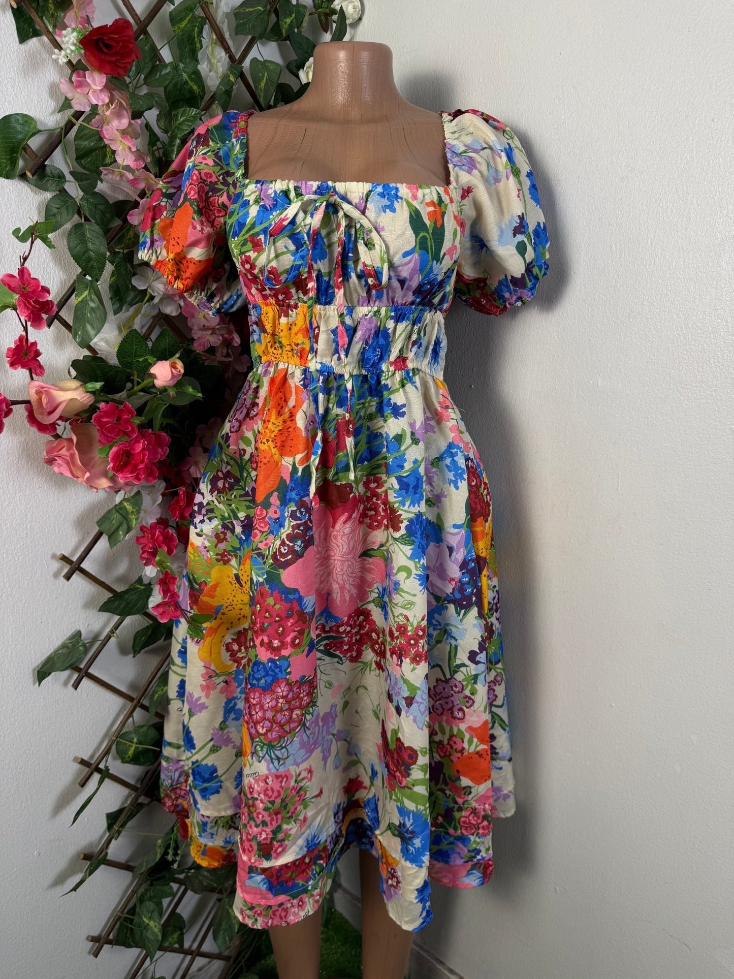 Robe évasé fleuri colle carrée - Perluna Store - kinshasa