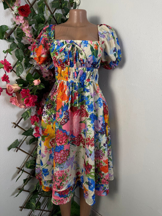 Robe évasé fleuri colle carrée - Perluna Store - kinshasa
