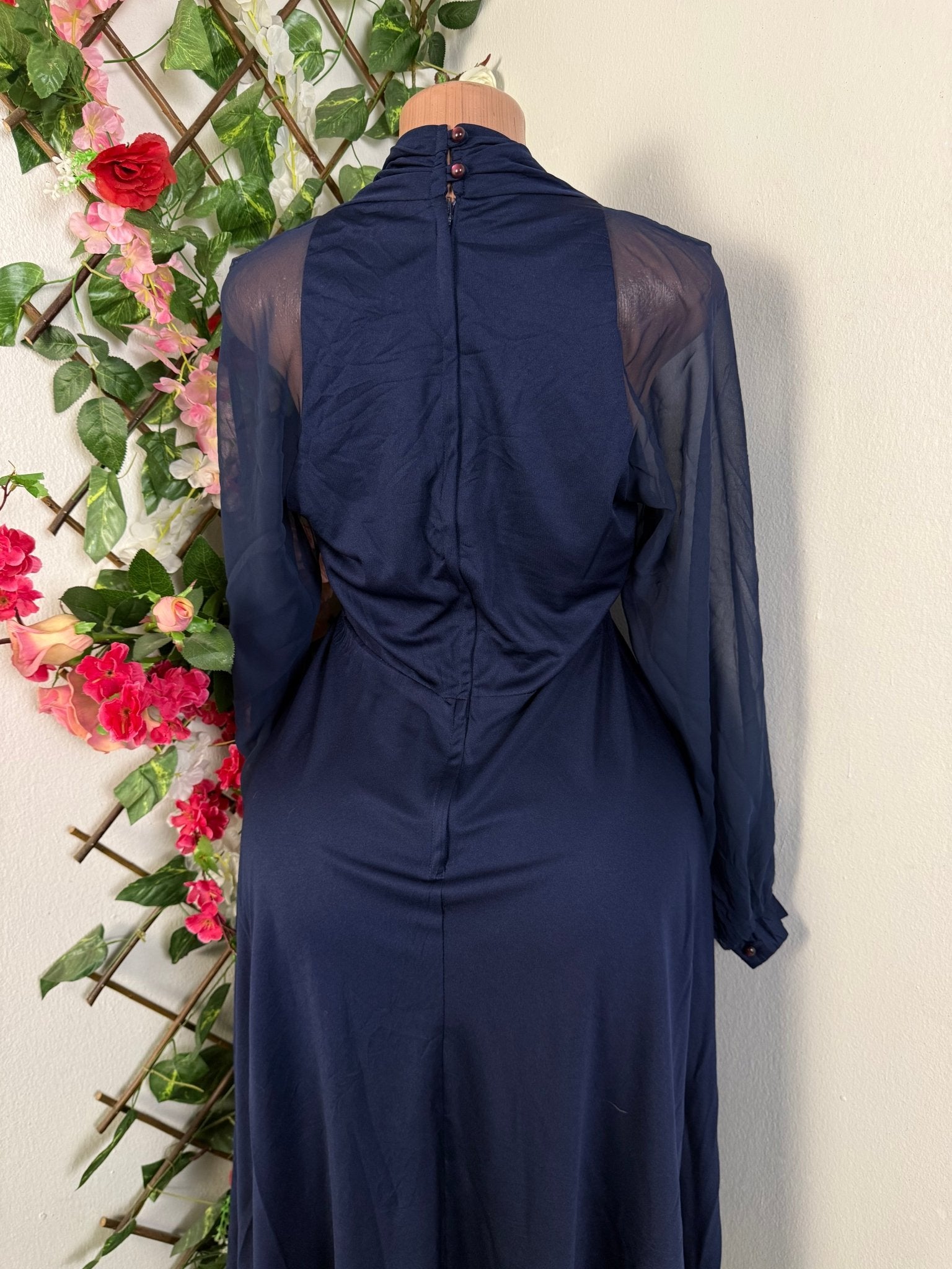 Robe évasé manche longue voilée - Perluna Store - kinshasa