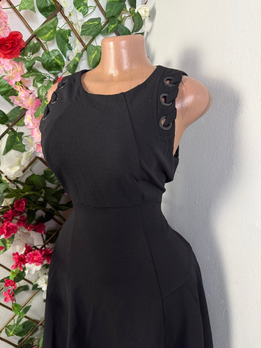 Robe évasée courte sans manche - Perluna Store - kinshasa