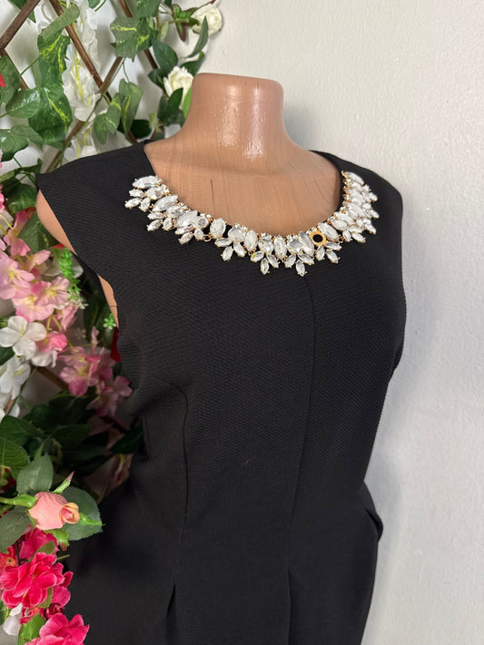 Robe évasée décolleté avec pierre luisant - Perluna Store - kinshasa