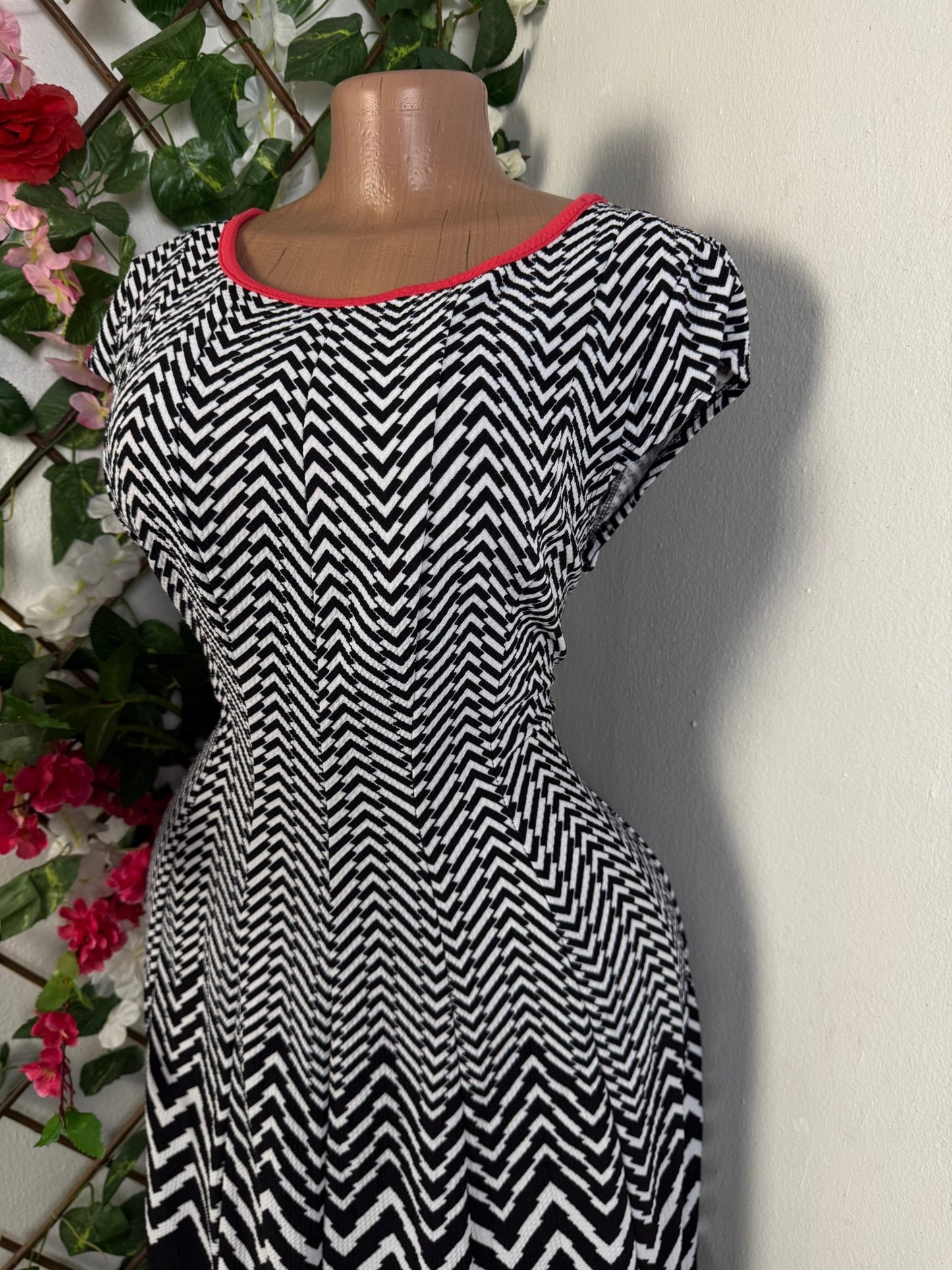 Robe évasée imprimé géométrique  - Perluna Store - kinshasa
