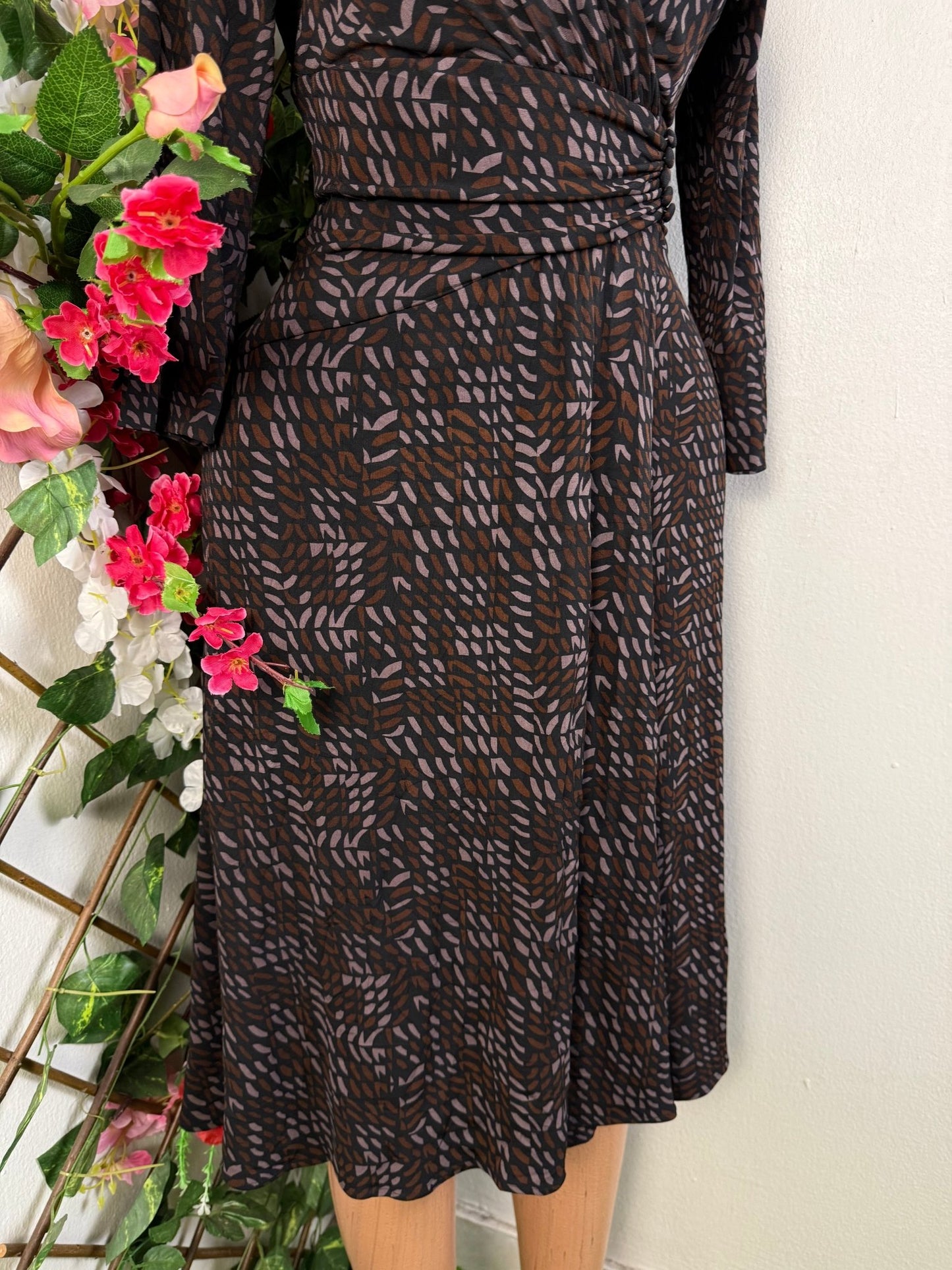 Robe evasée longue manches colle en V - Perluna Store - kinshasa