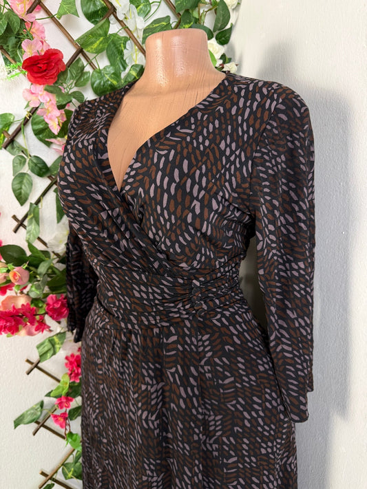 Robe evasée longue manches colle en V - Perluna Store - kinshasa
