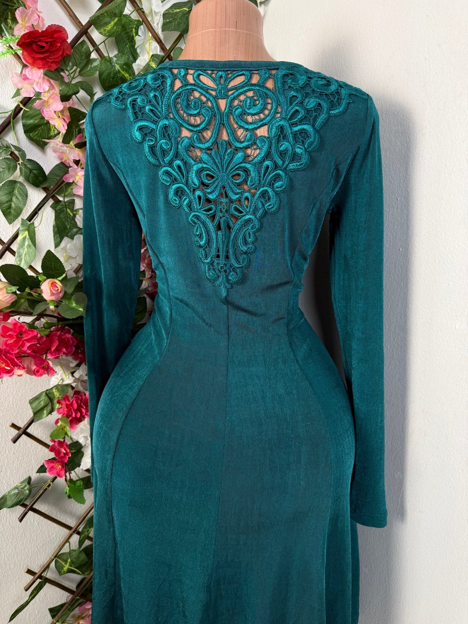 Robe évasée longue manches  - Perluna Store - kinshasa