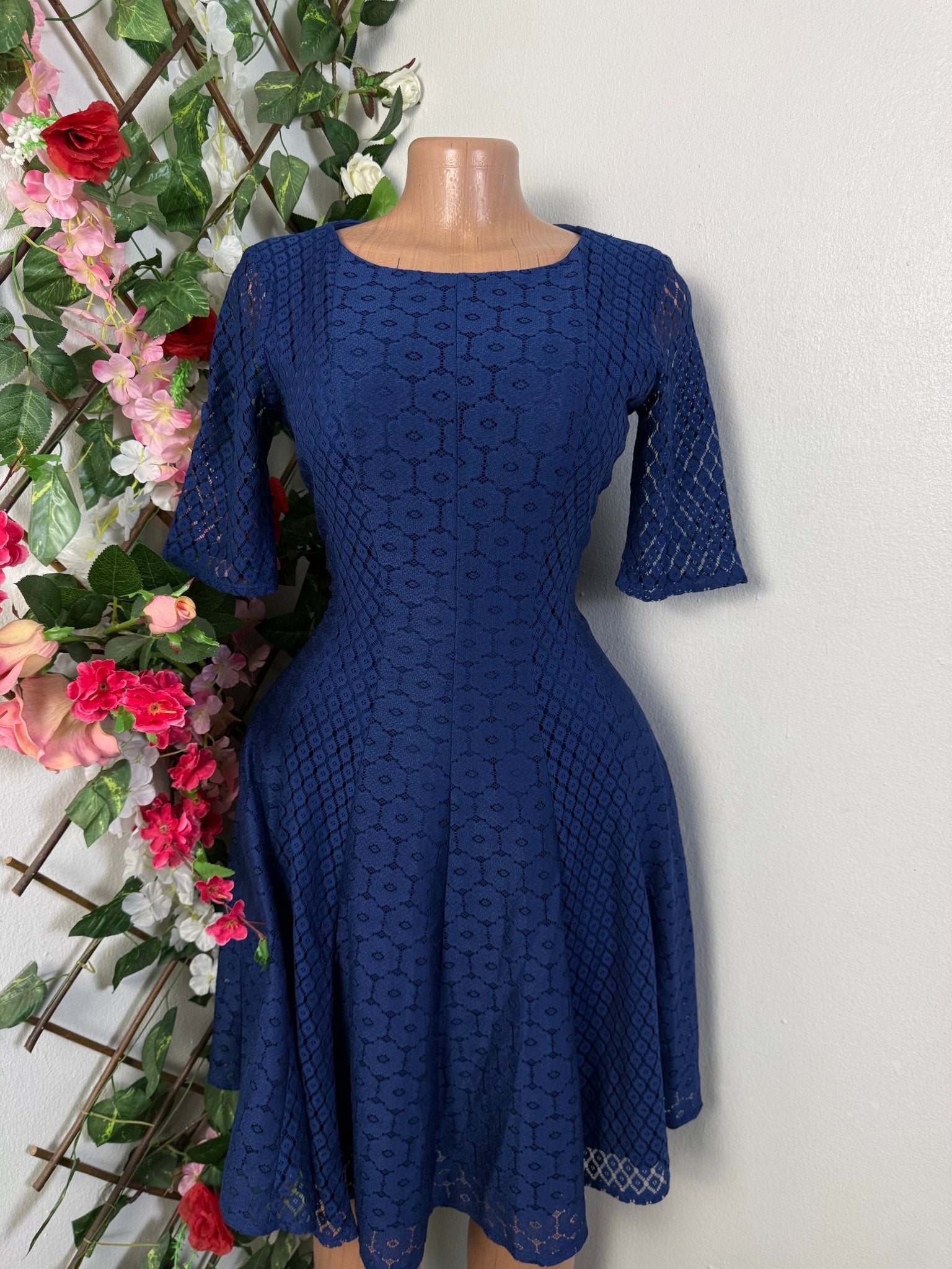Robe évasée manche courte cintré  - Perluna Store - kinshasa