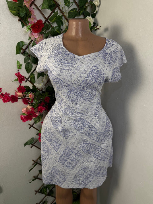 Robe évasée manche courte colle rond - Perluna Store - kinshasa