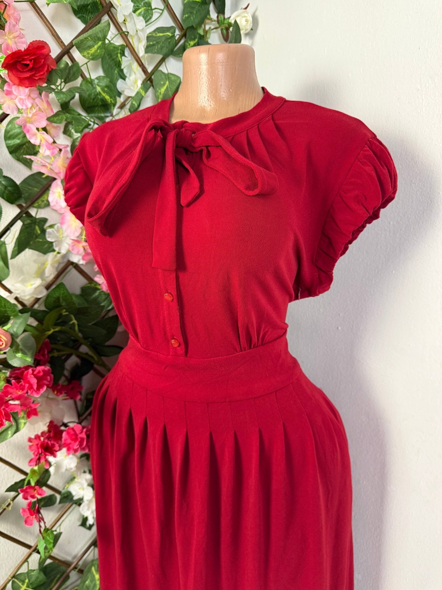 Robe évasée plissée a noeud - Perluna Store - kinshasa