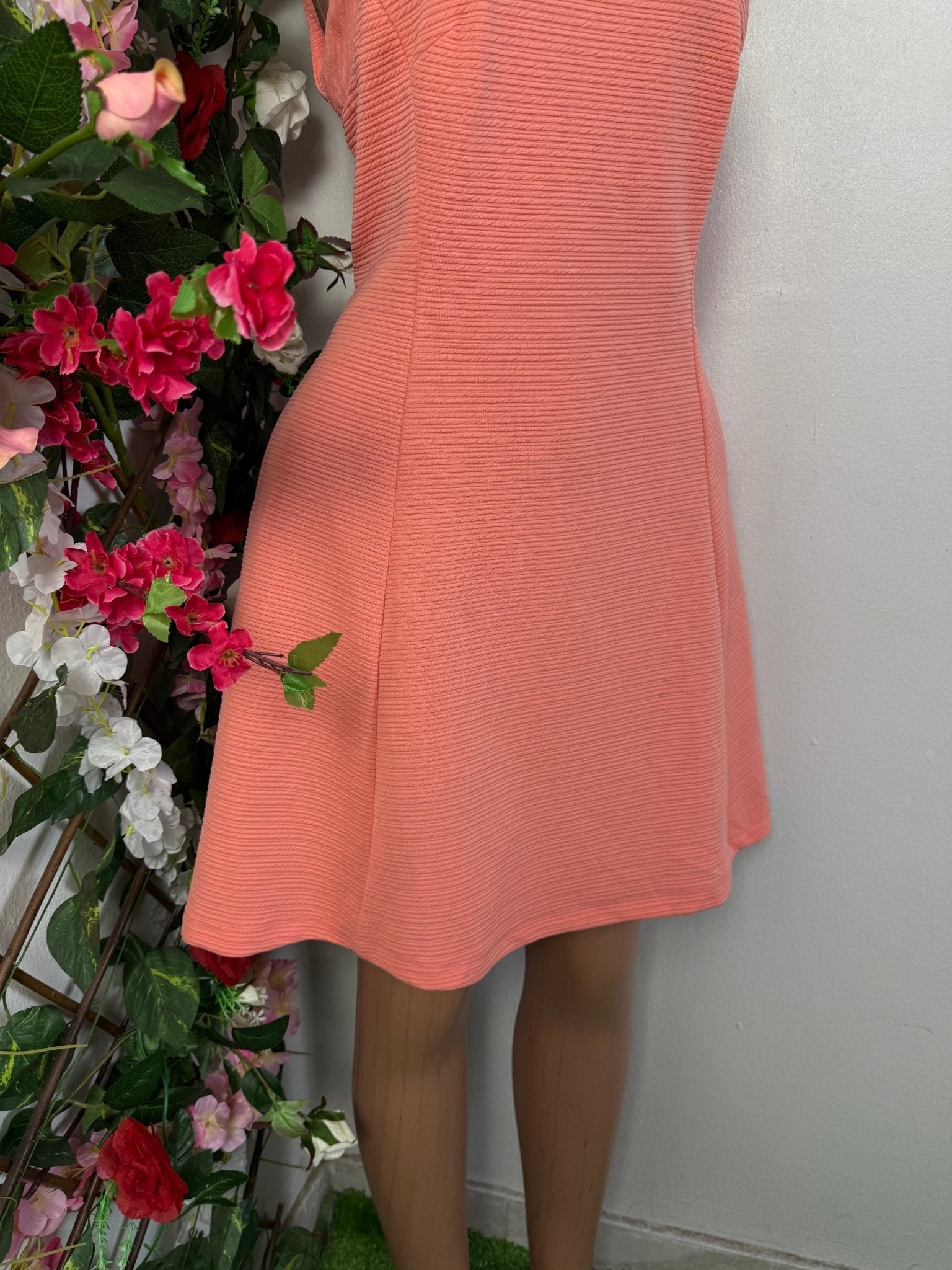 Robe évasée sans décolleté ouverture - Perluna Store - kinshasa