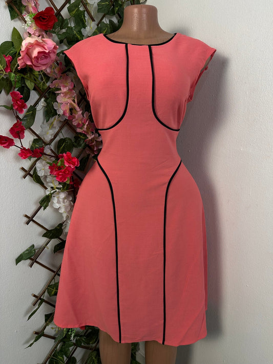 Robe évasée simple sans manche à colle rond - Perluna Store - kinshasa
