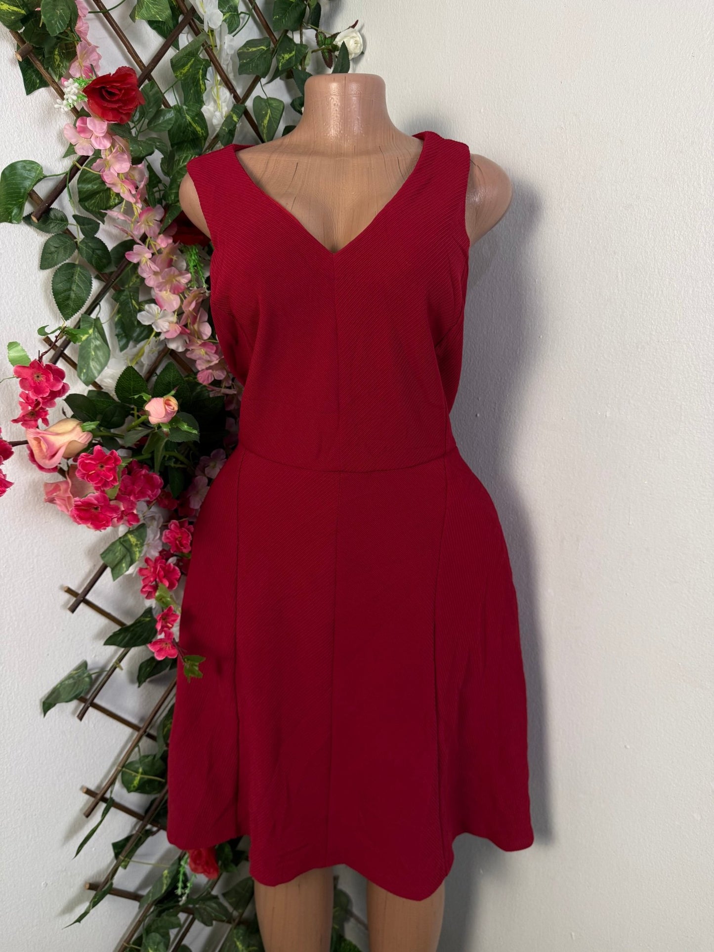 Robe évasée taille colle en v - Perluna Store - kinshasa